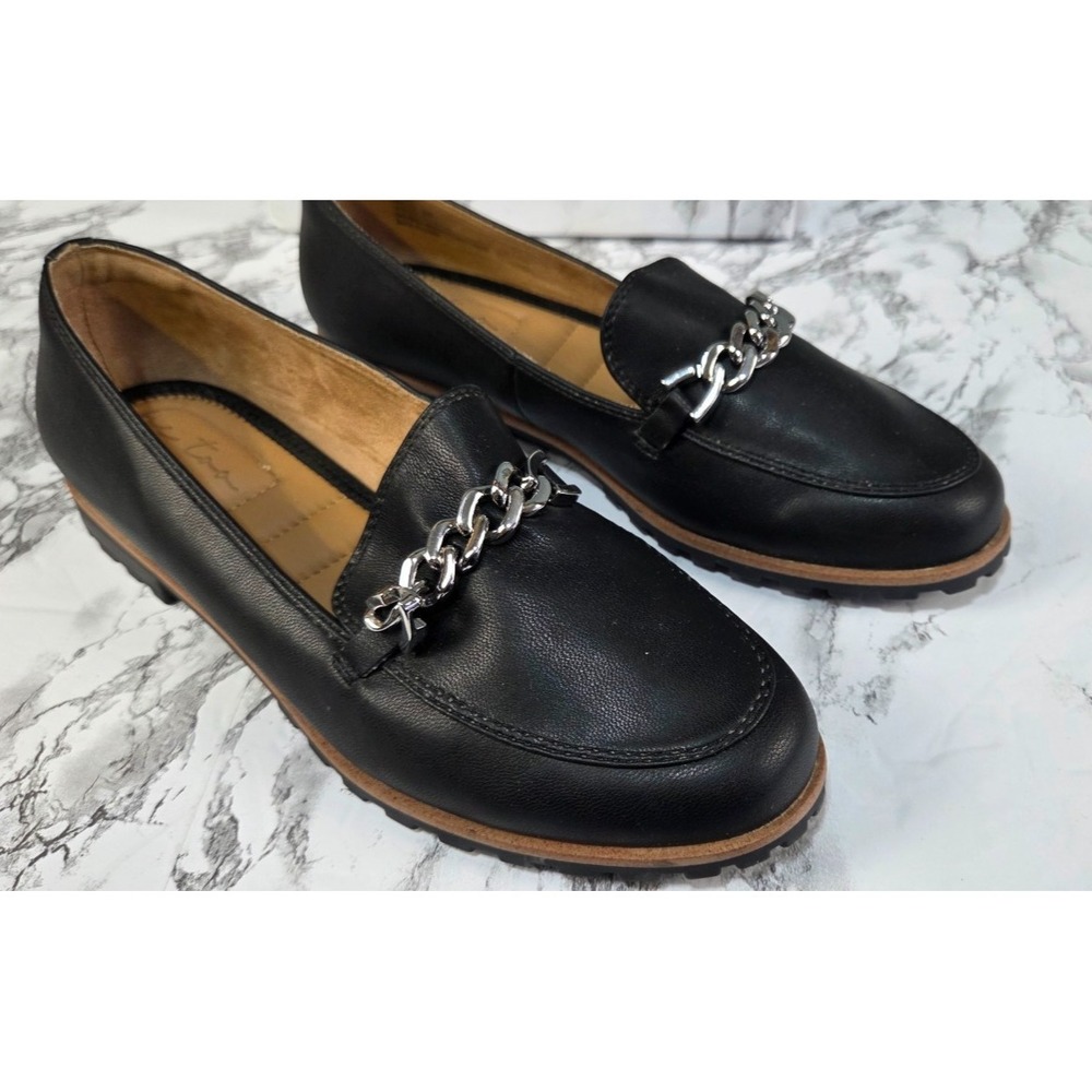 Me Too Bayley Women's Black Synthetic Patent Leather Loafers - Size 8M